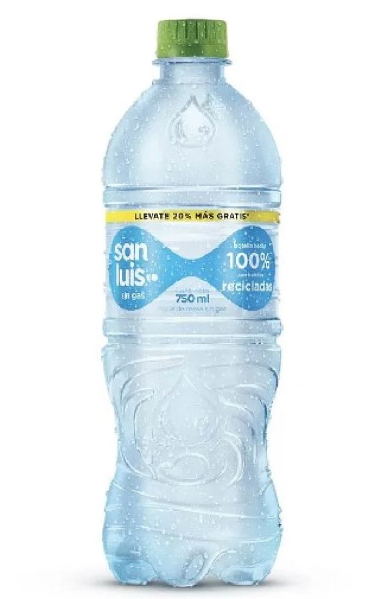 Agua sin gas